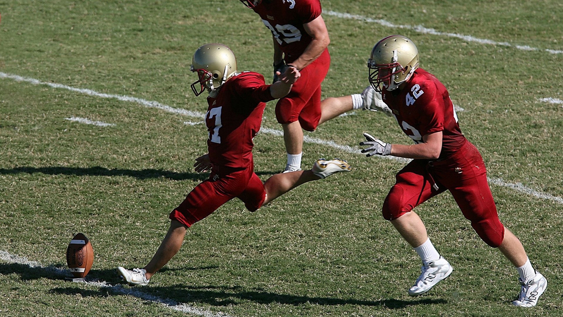 米兰全站APP下载-国足高强度对抗下传球精准度评估，足球下底传中